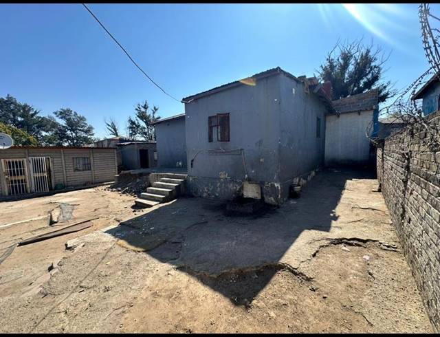 10 BEDROOM HOUSE FOR SALE IN GERMISTON SOUTH
